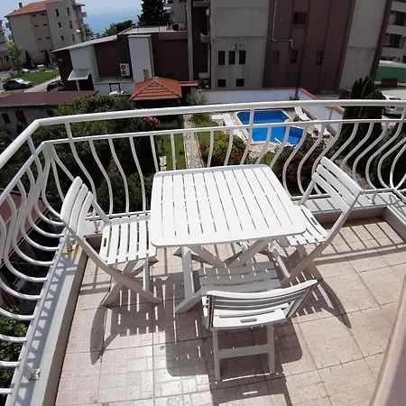 Guest Rooms Deva Burgas Екстер'єр фото