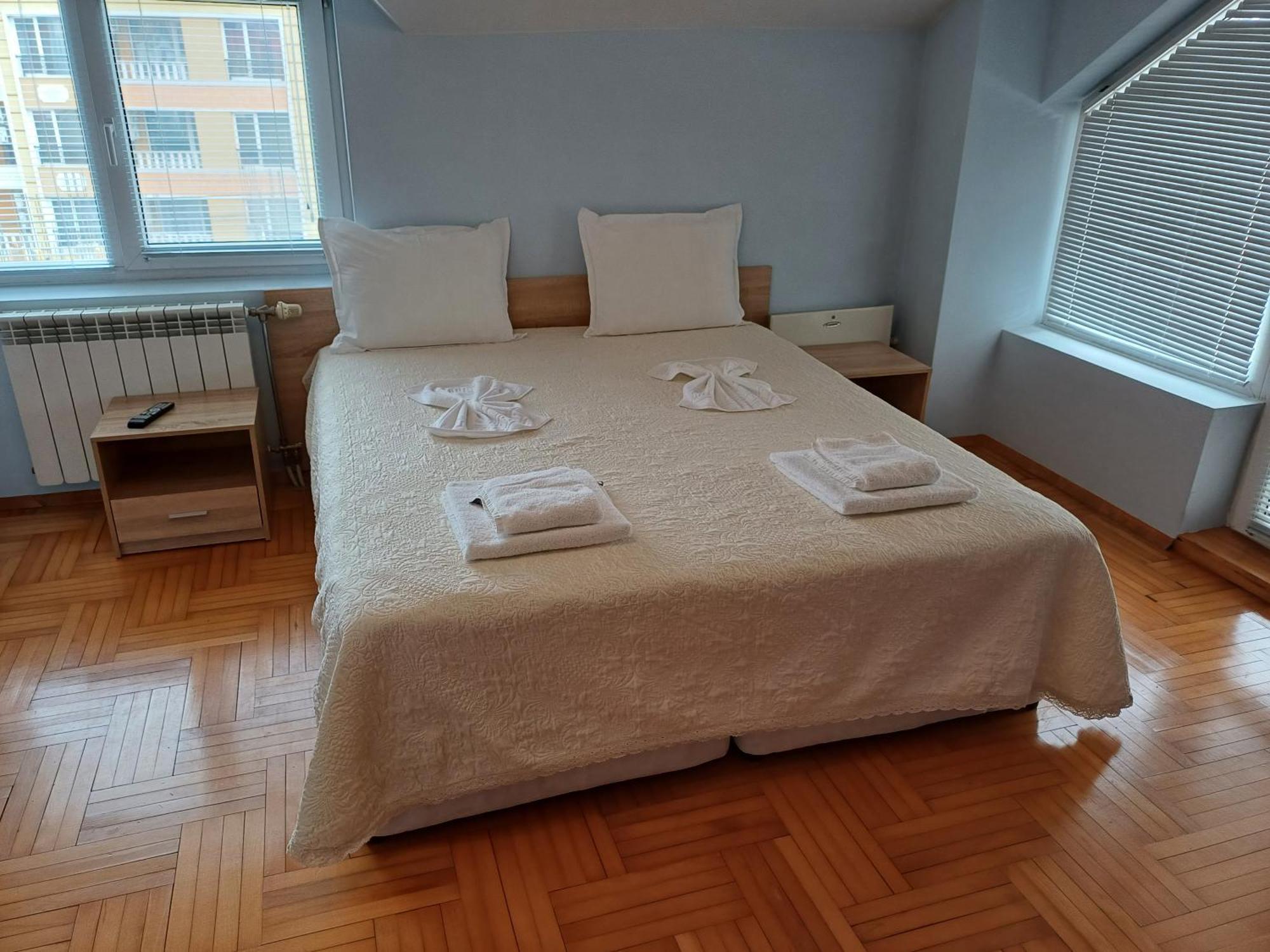 Guest Rooms Deva Burgas Екстер'єр фото