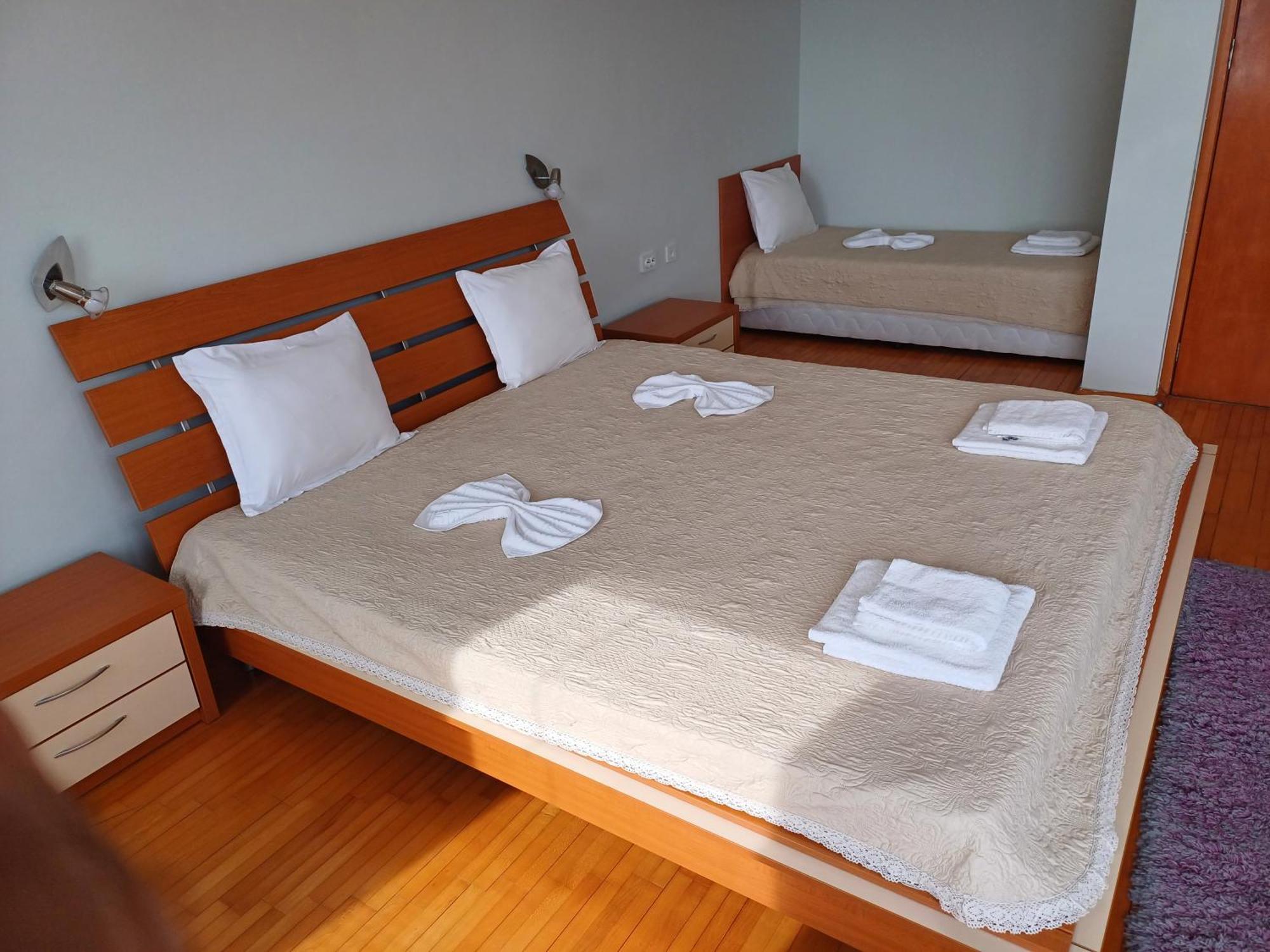 Guest Rooms Deva Burgas Екстер'єр фото