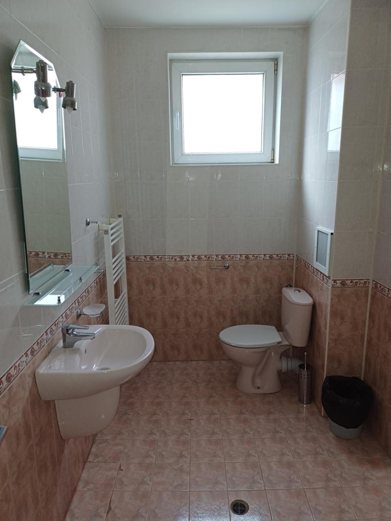 Guest Rooms Deva Burgas Екстер'єр фото