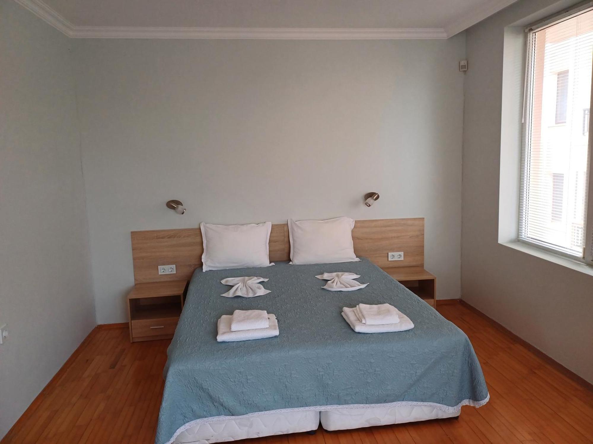 Guest Rooms Deva Burgas Екстер'єр фото