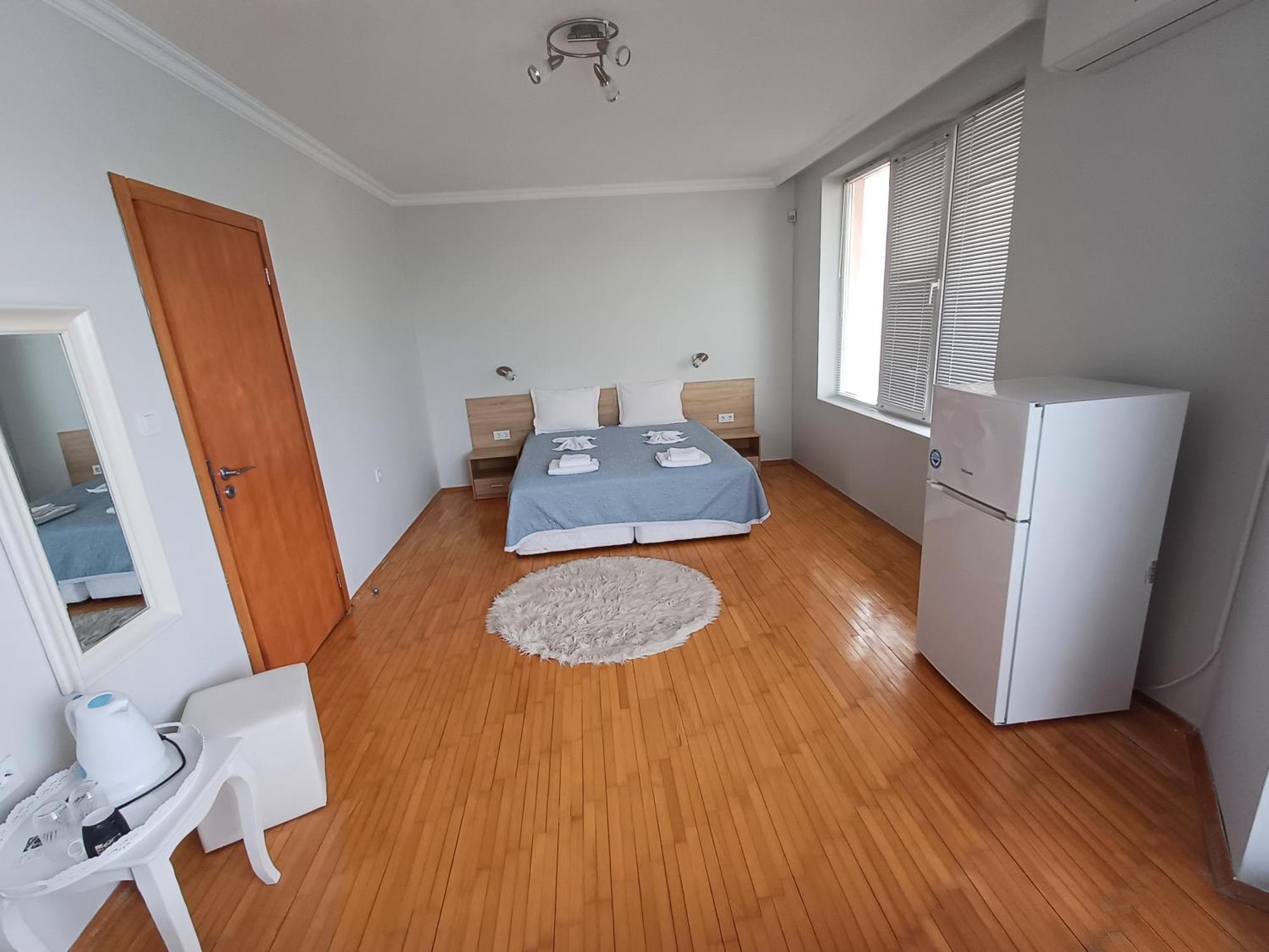 Guest Rooms Deva Burgas Екстер'єр фото