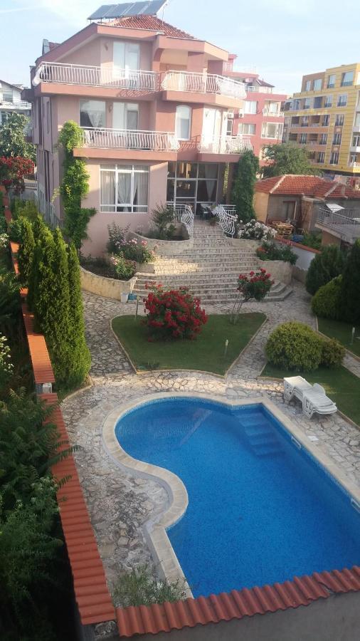 Guest Rooms Deva Burgas Екстер'єр фото