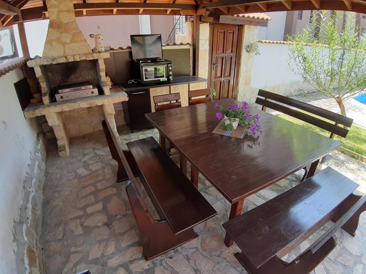 Guest Rooms Deva Burgas Екстер'єр фото